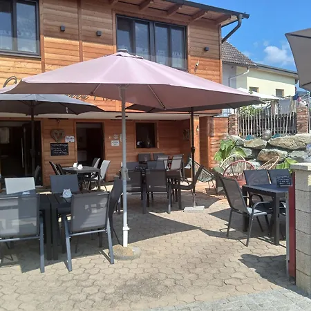 Gaestehaus Auszeit Pensión Unterlamm (Styria)